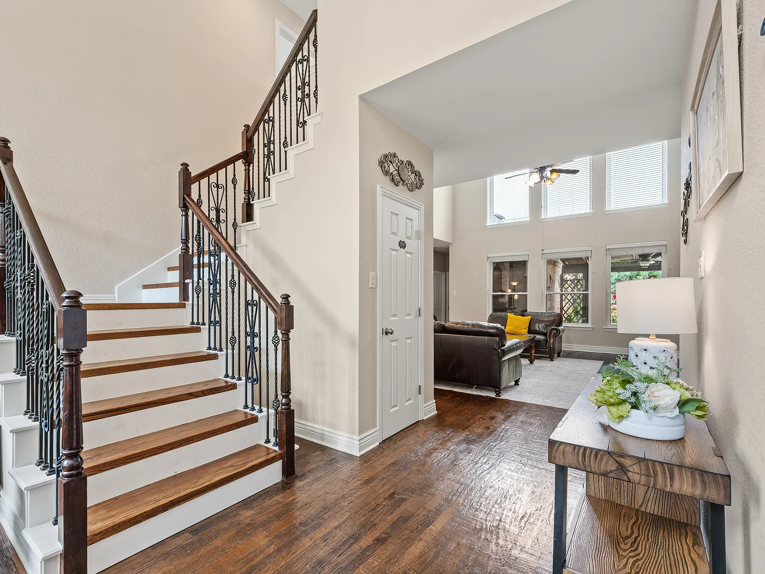 5 bed, 3643 sqft, $6,500 — Photo 3