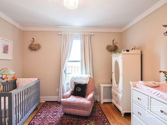 5th image of 209 W 97th St APT 3F