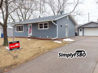 3022 Magnolia Dr, Bettendorf, IA 52722