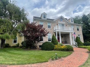15 Chesterfield Dr, Chester, NJ 07930
