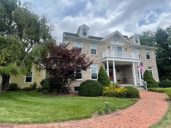 15 Chesterfield Dr, Chester Twp., NJ 07930
