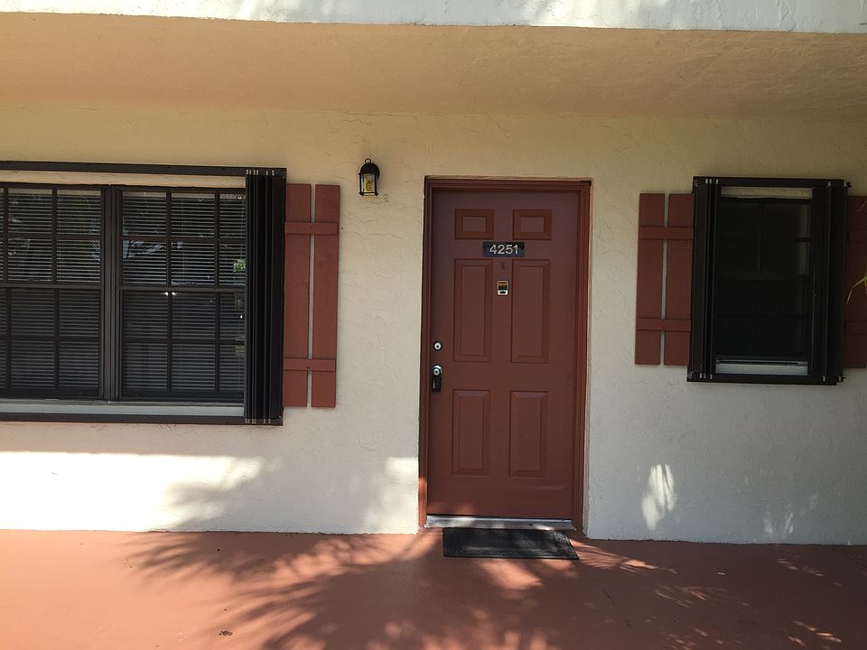 1st image of 4251 Oak Terrace Dr