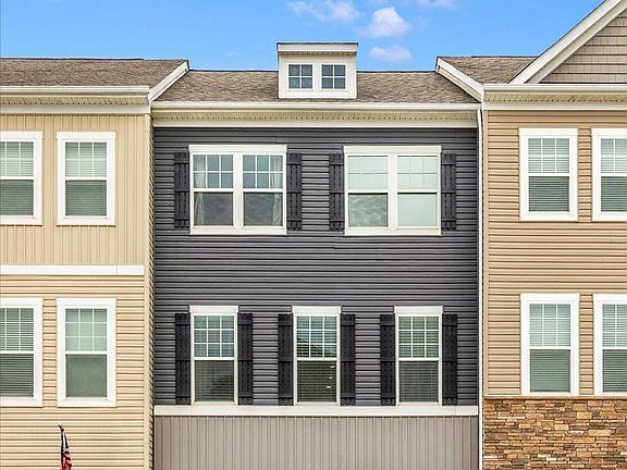 3rd image of 4638 Cambria Rd