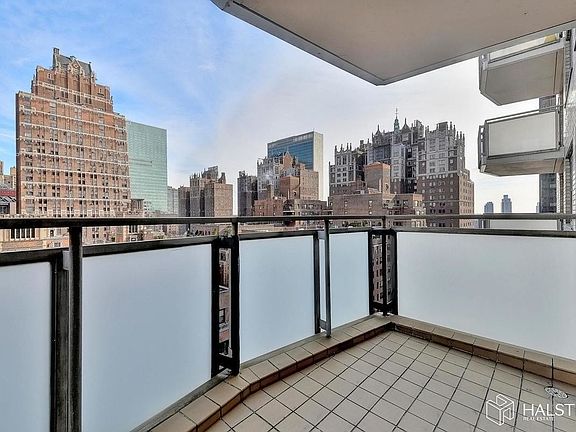 5th image of 300 E 40th St #18BB