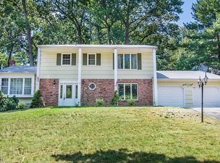 38 Pondview Rd, Morris Plains, NJ 07950