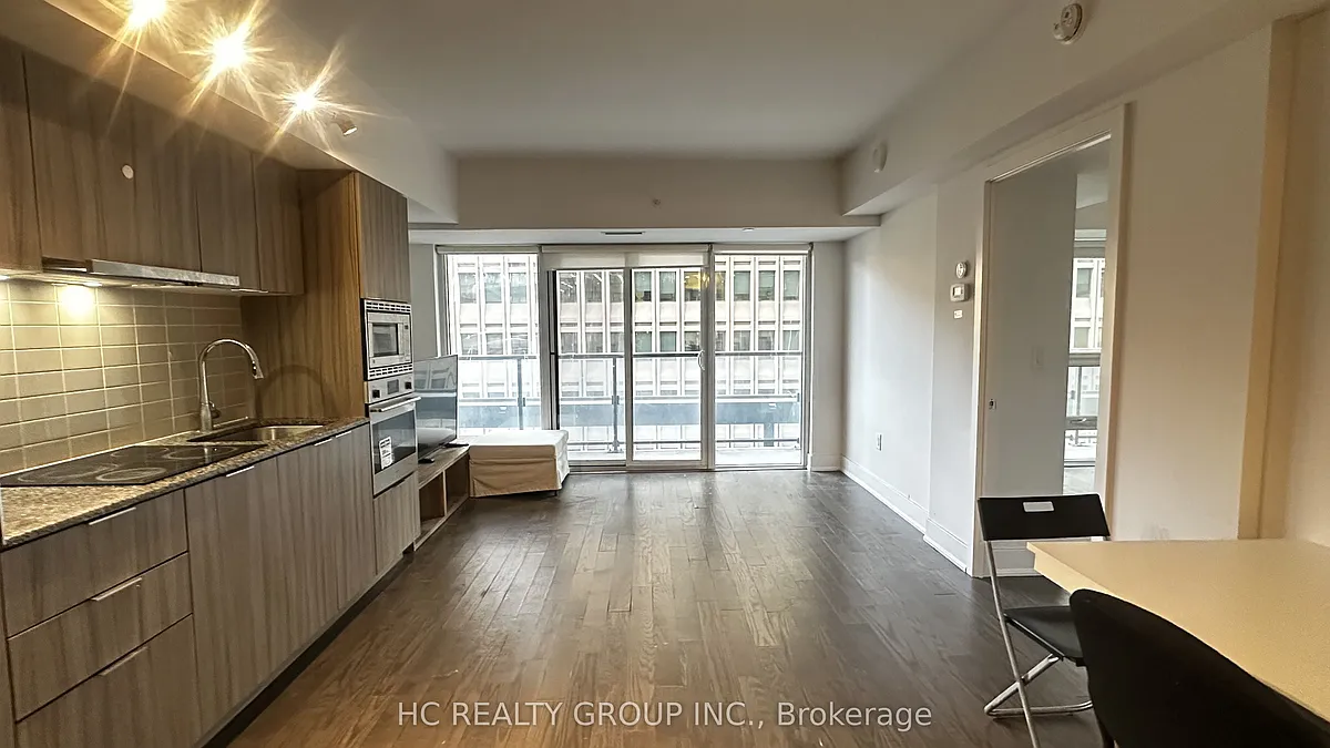 Building Photo - 955 Bay St #1008