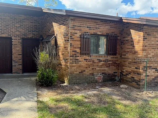 2 bed, 2.0 bath, 938 sqft, $1,700 — Photo 2