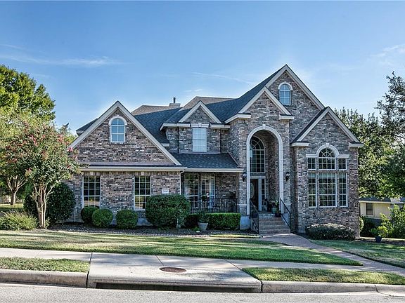 3rd image of 3846 River Place Blvd