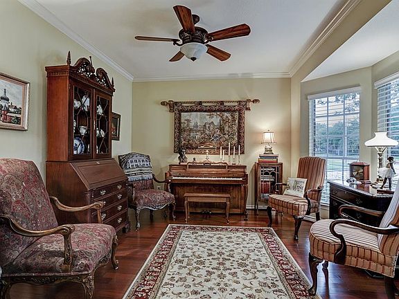 5th image of 1906 Garden Terrace Dr