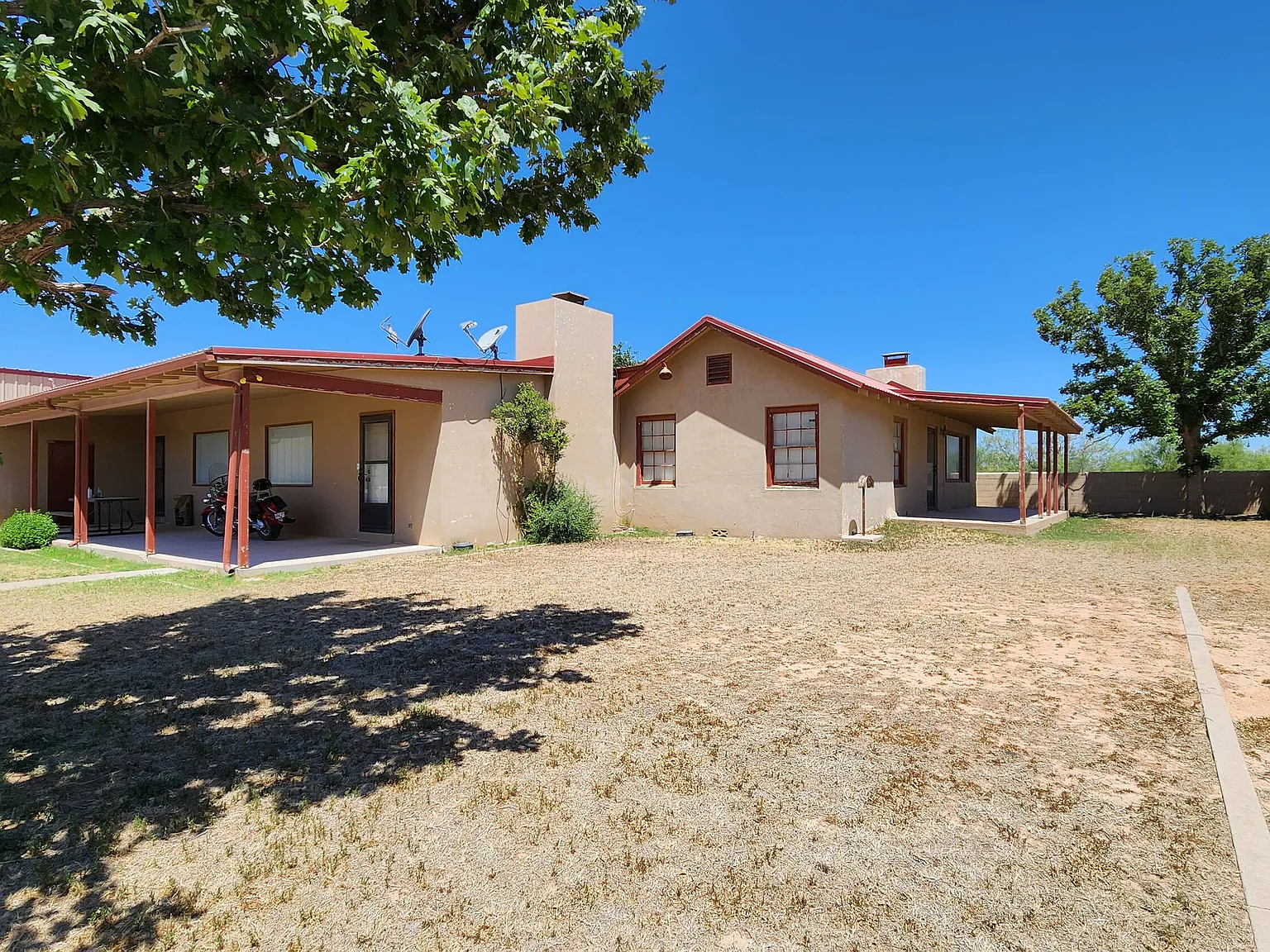 3 bed, 2700 sqft, $4,500 — Photo 2