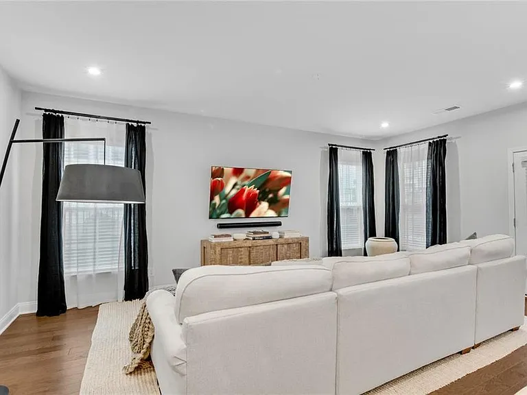 400 Renwood Trl — Photo 9