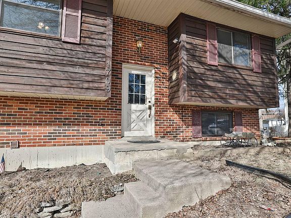 3rd image of 1709 Lindsey Ave