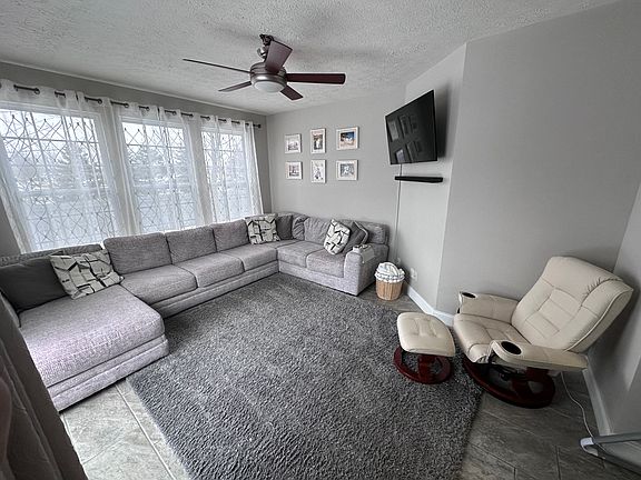 2nd image of 2114 Cassia Dr