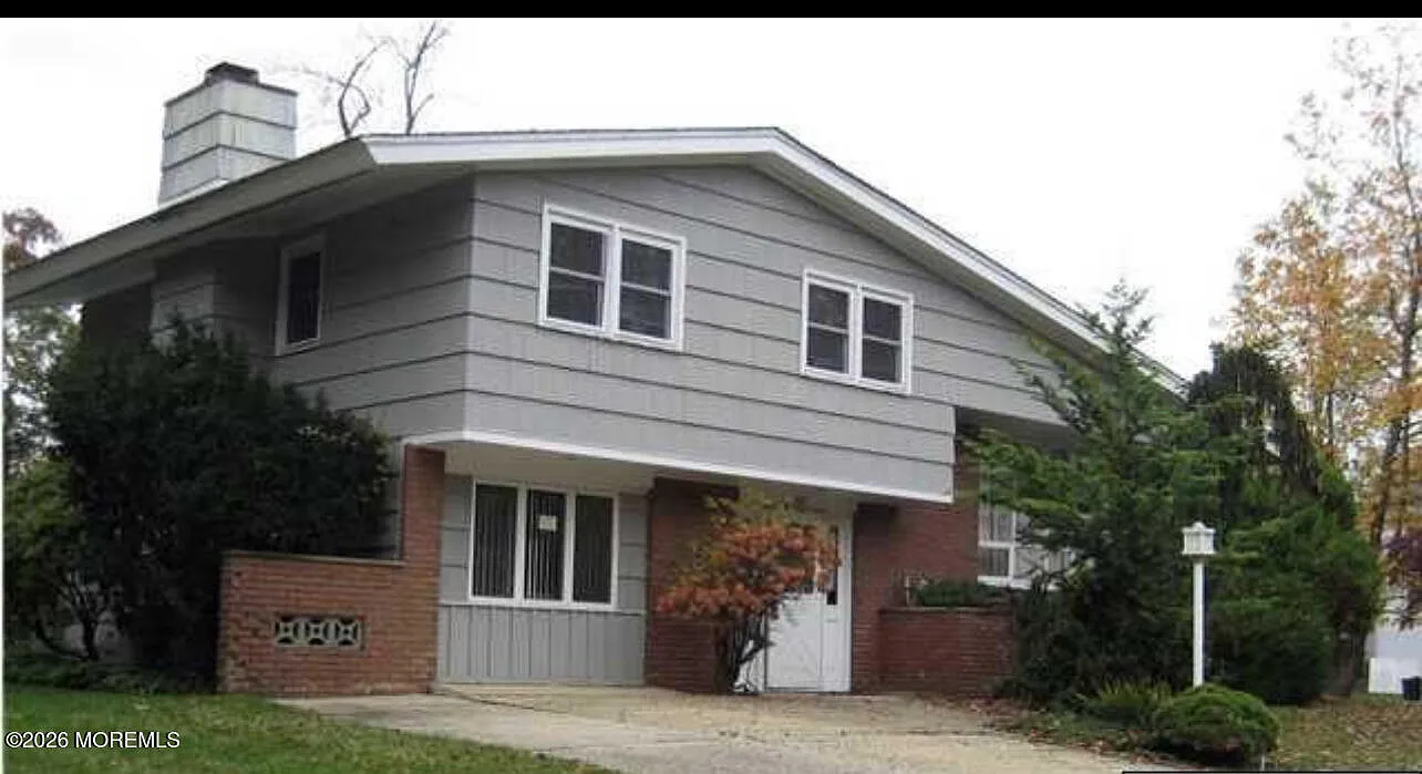4 bed, 1760 sqft, $2,800 — Photo 1