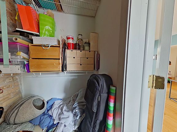 2nd image of 1433 W Balmoral Ave #1435-3N
