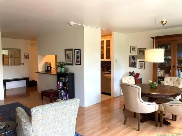 100 York Street #5O, New Haven, CT 06511