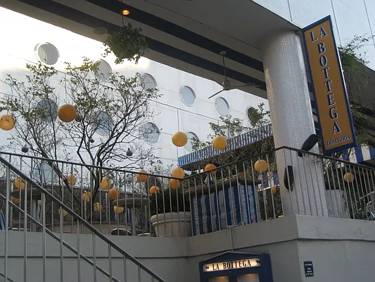 Rented by Compass | media 66