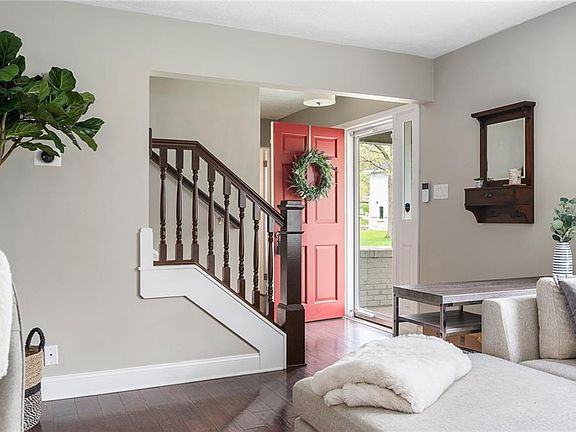 3rd image of 6962 Oak Ln