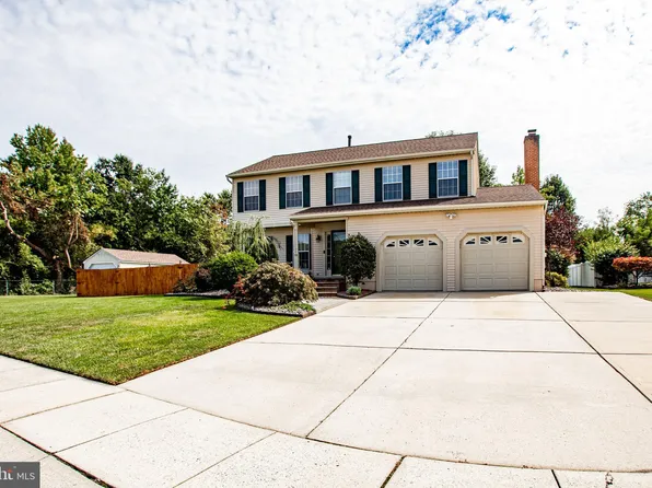 85 Hamilton Lakes Dr, Hamilton, NJ 08619