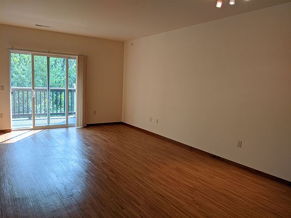 3rd image of 5192 Sassafras Dr #209