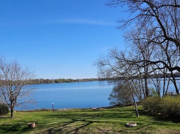 9984 Bonnie Glen Pkwy, Chisago City, MN 55013