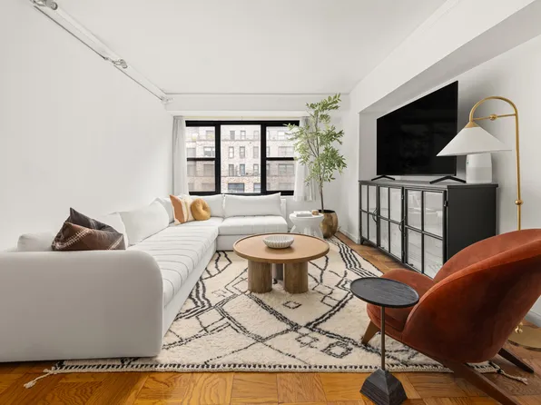 220 East 57th Street 17E image 1 of 8