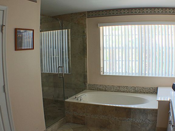 4th image of 16742 Diamond Pl