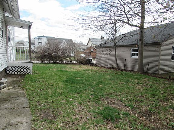 4th image of 30 LONGWOOD Avenue