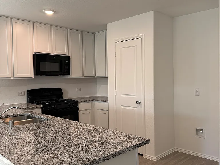 11815 Hermosa Ln — Photo 5