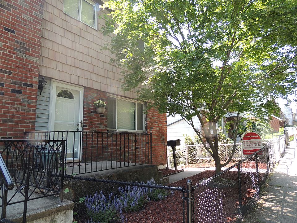 2nd image of 122 Frederic St