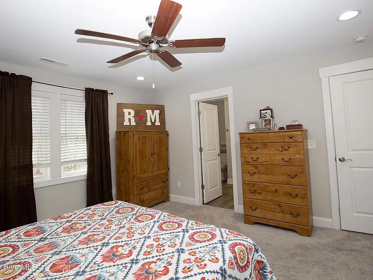 643 Lilac Ln — Photo 22