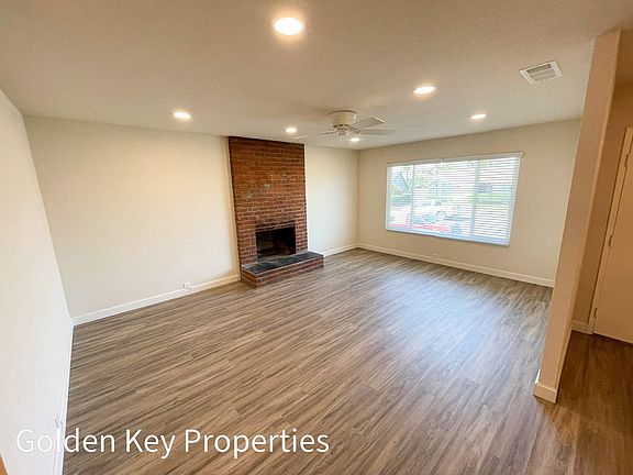 5th image of 710 N Citrus Ave