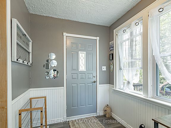 3rd image of 354 Calgary St