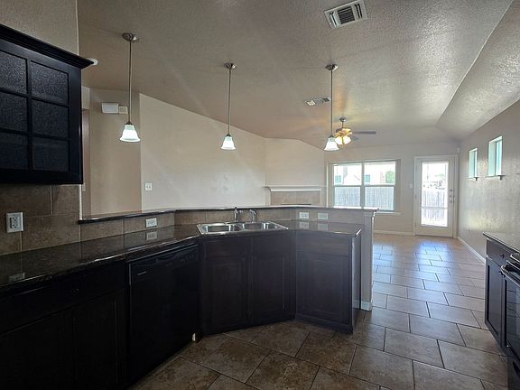 4th image of 101 W Vega Ln