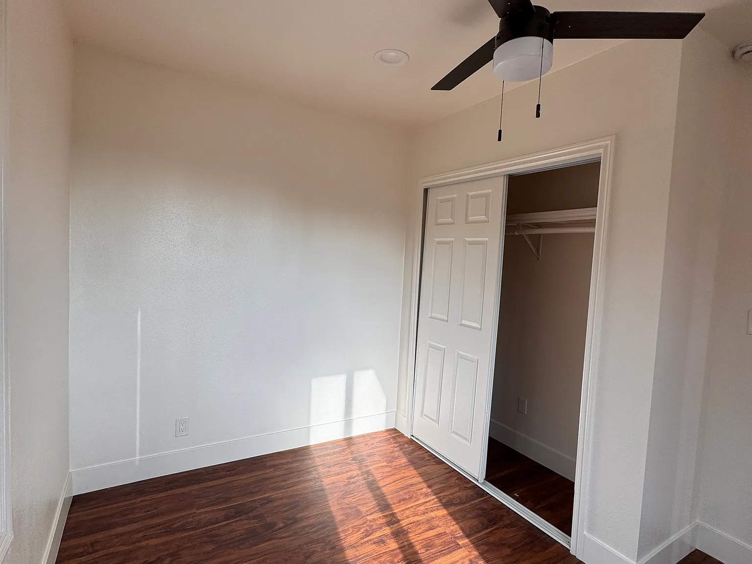 2 bed, 650 sqft, $2,300 — Photo 3