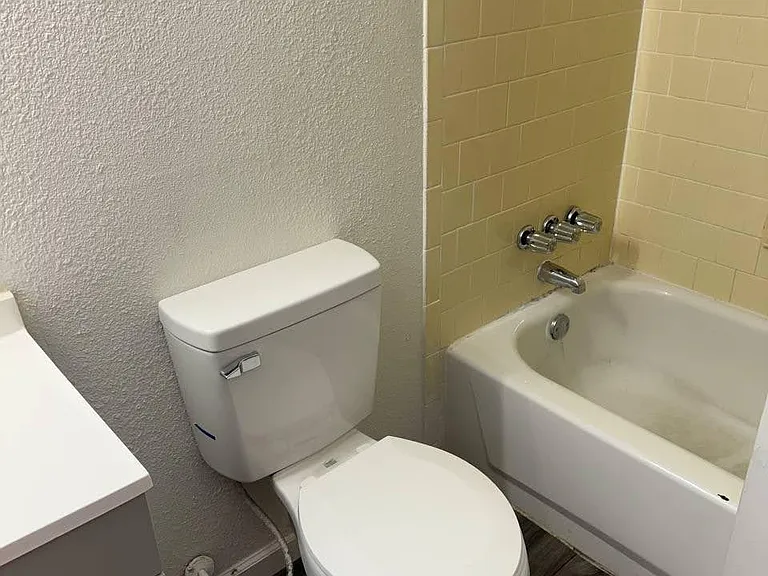 Greenbriar Apartments — Photo 34