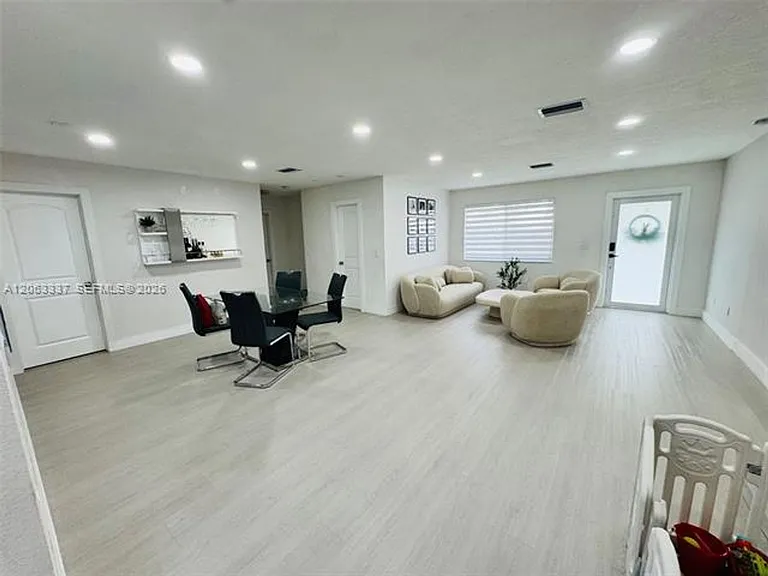 75 SW 18th Ave #75 — Photo 10