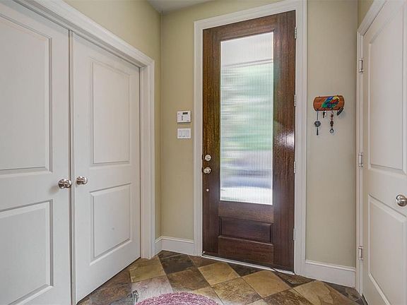 4th image of 909 W 22nd St Suite G