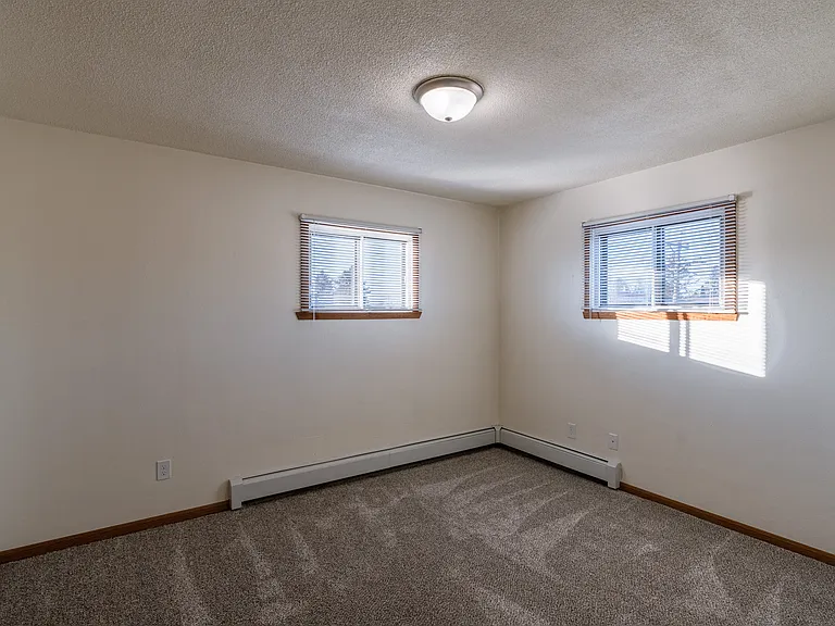 Fargo, ND North Manor Apartments | Bedroom