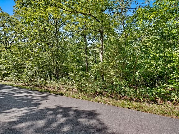 3rd image of Fountainhall Dr #1