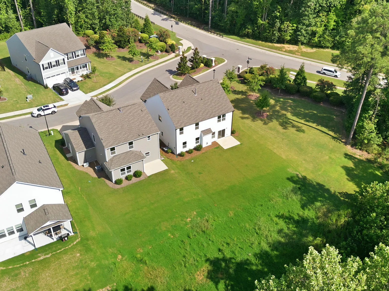 4 bed, 2820 sqft, $2,800 — Photo 3