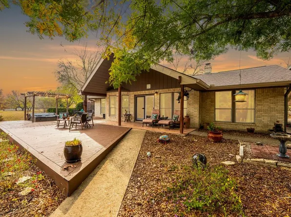965 Lochaven Ln, Kerrville, TX 78028