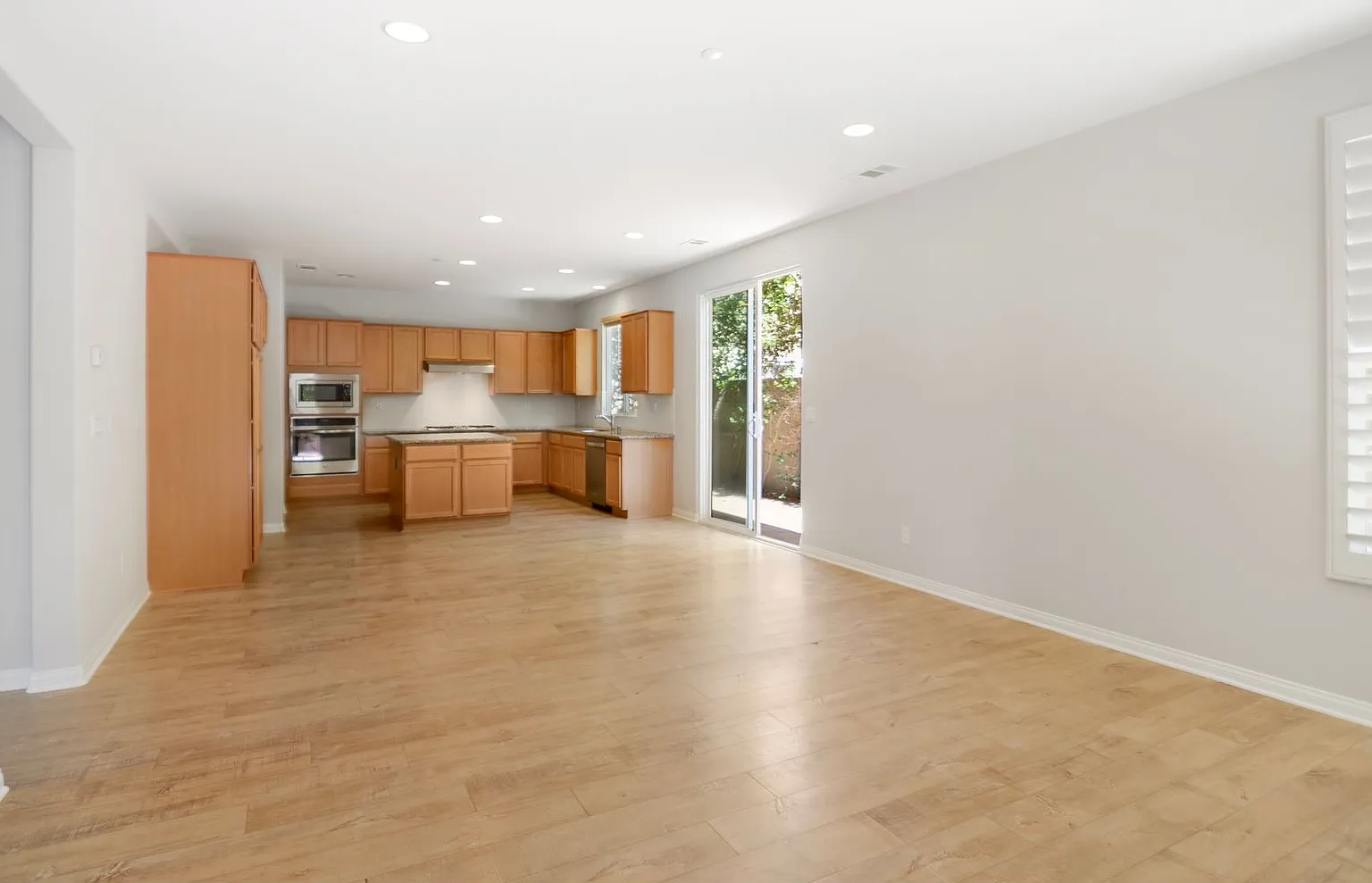 Single Family Home - Pavillion Park — Photo 4