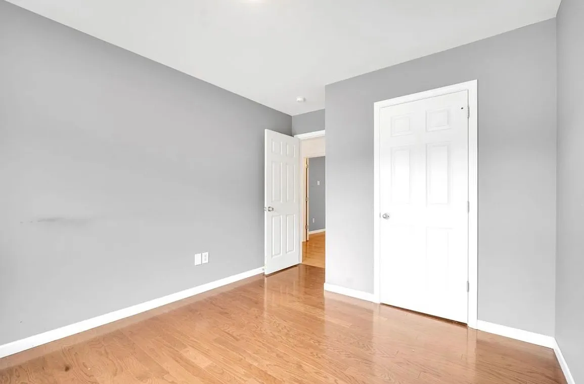 3 bed, 2.5 bath, 1800 sqft, $1,895 — Photo 4