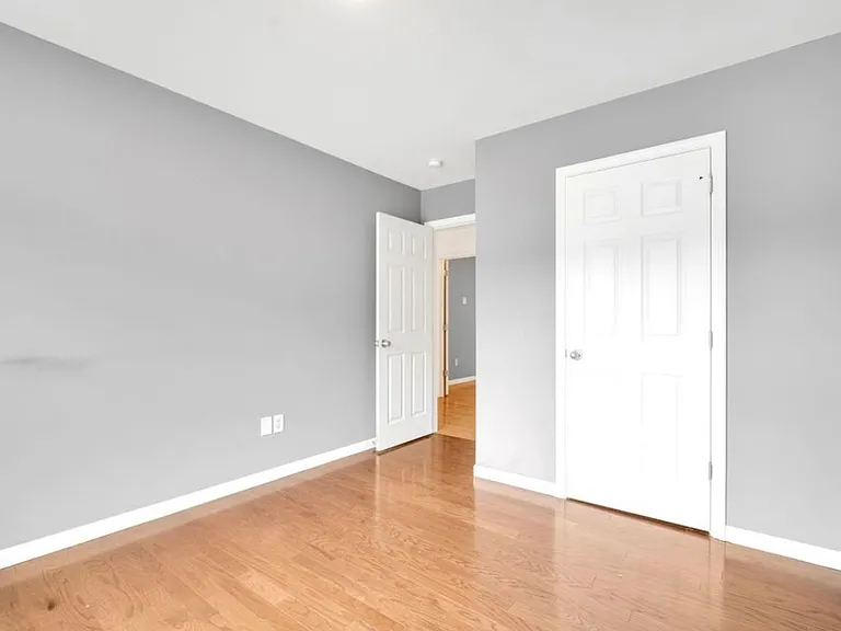 100 Maximus Dr — Photo 4