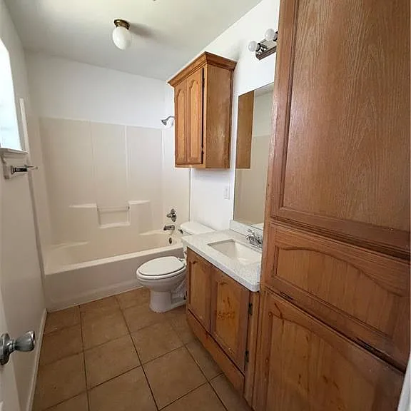 2508 Cervantes Ave — Photo 11