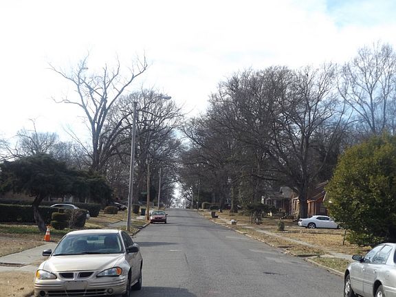 5th image of 715 E Davant Ave
