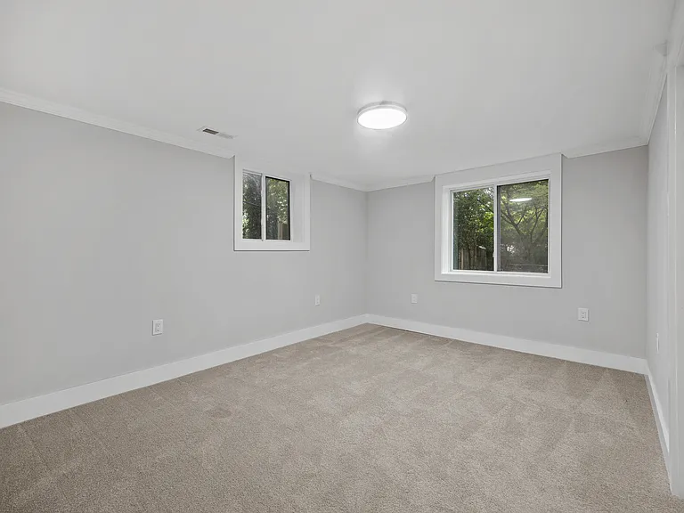 8 Amherst Ave #C — Photo 13