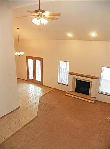 4 bed, 3.0 bath, 2255 sqft, $1,950 — Photo 3