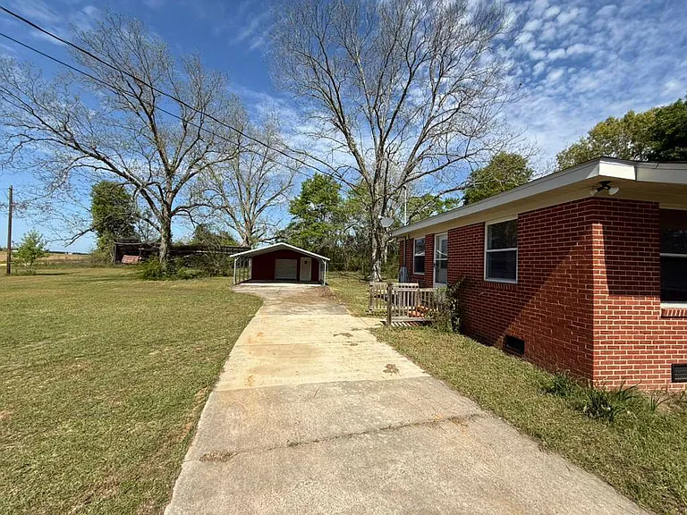 1439 Peacock Rd — Photo 4